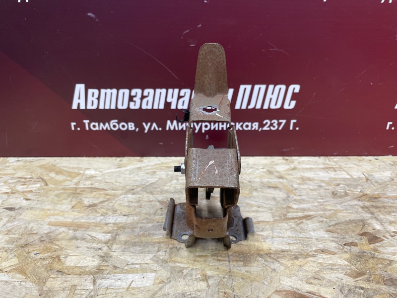 Педаль тормоза