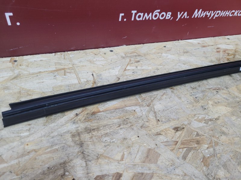 Уплотнитель стекла двери внутренний