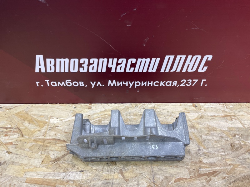 Кронштейн впускного коллектора