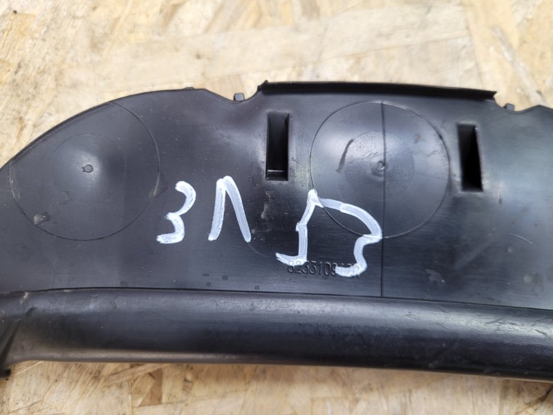 Уплотнитель стекла      двери