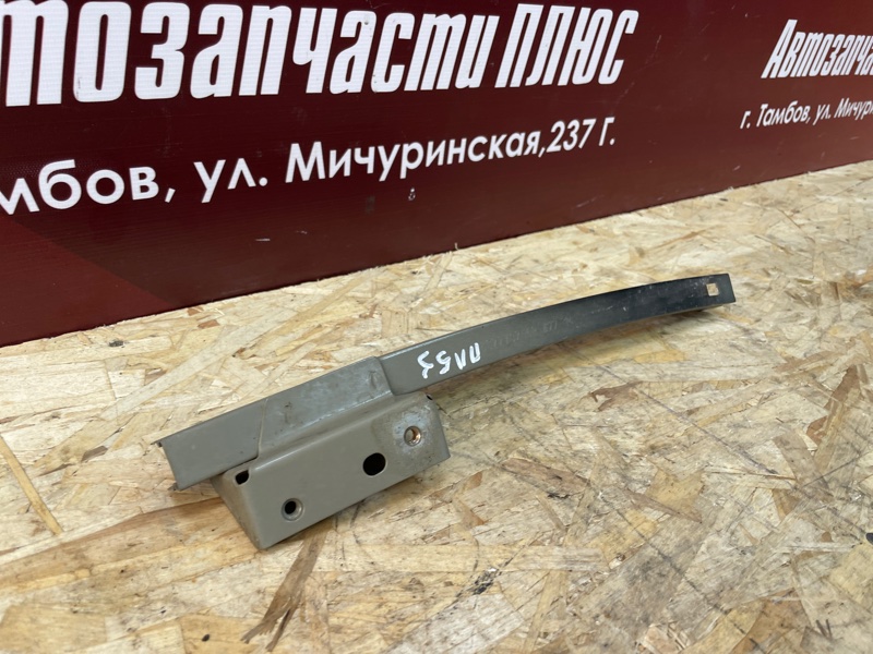 Направляющая стекла     двери