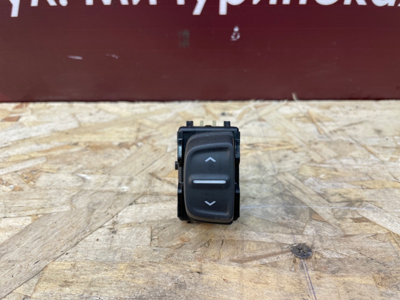 Кнопка стеклоподъемника