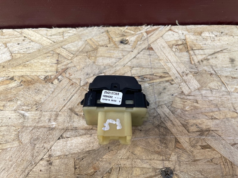 Кнопка стеклоподъемника