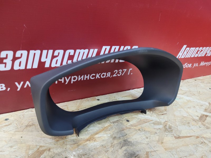 Козырек щитка приборов