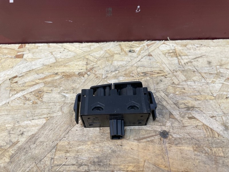 Кнопка аварийной сигнализации