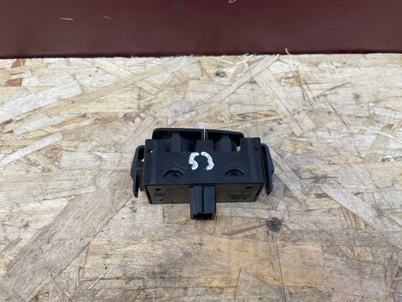 Кнопка аварийной сигнализации