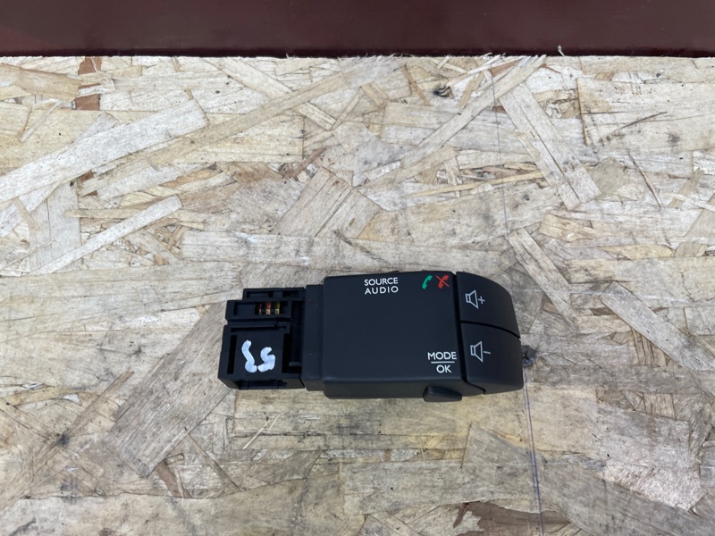 Джойстик управления магнитолой