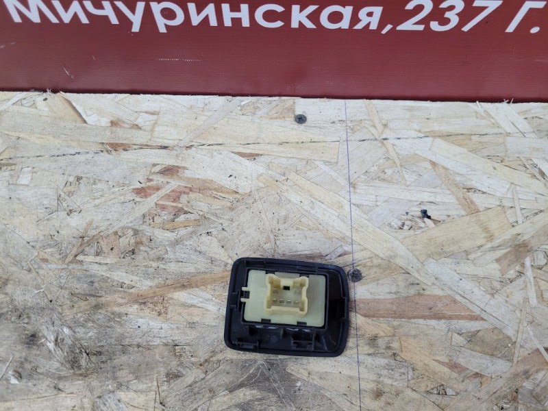 Кнопка стеклоподъемника