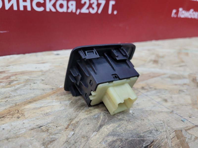 Кнопка стеклоподъемника