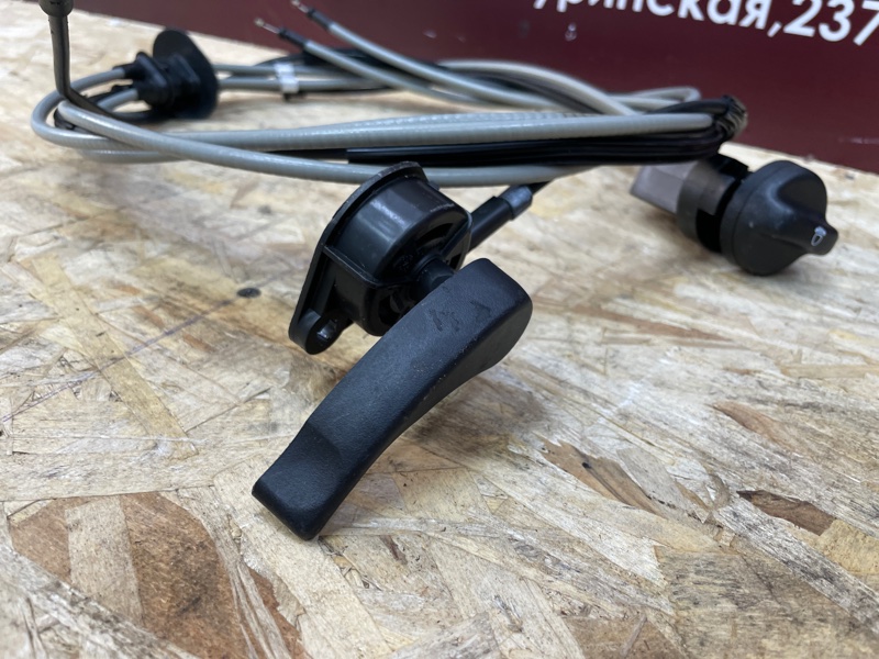 Трос замка капота