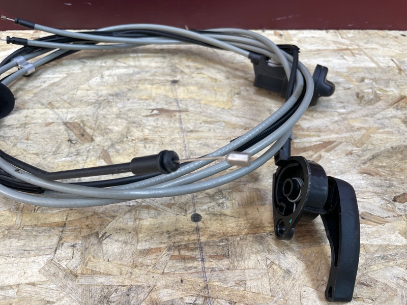 Трос замка капота