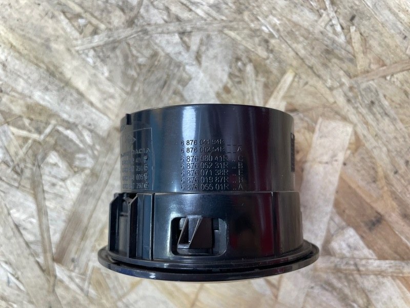 Воздушный дефлектор салона