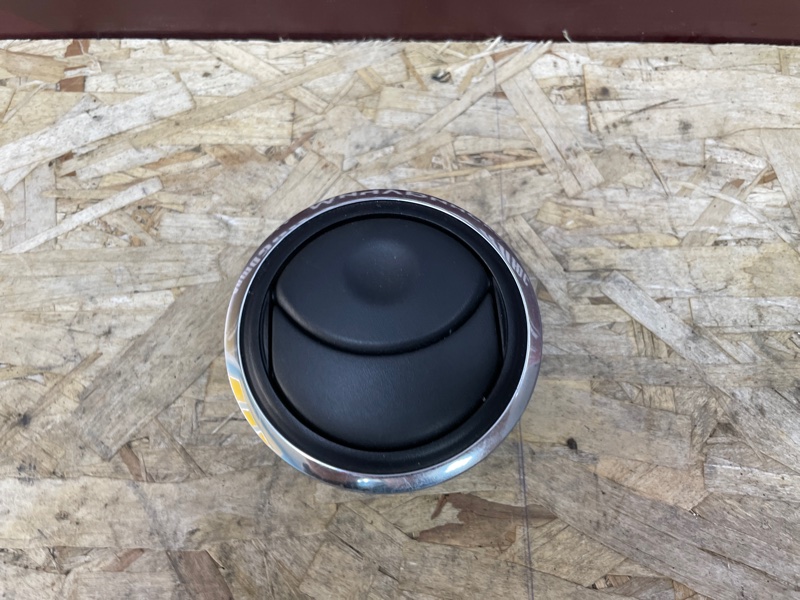 Воздушный дефлектор салона