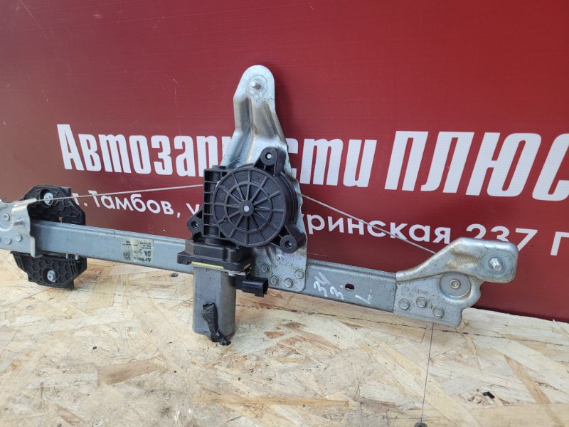 Стеклоподъемник    двери