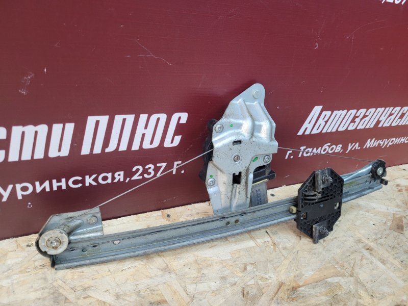 Стеклоподъемник    двери