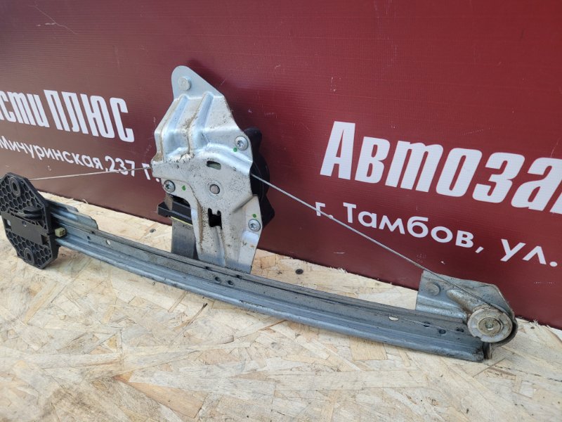 Стеклоподъемник    двери