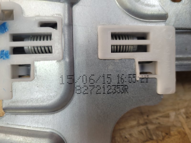 Стеклоподъемник    двери