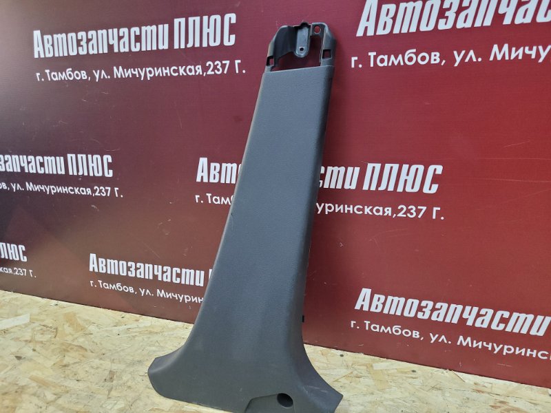 Обшивка средней стойки