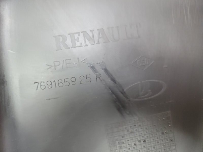 Обшивка средней стойки