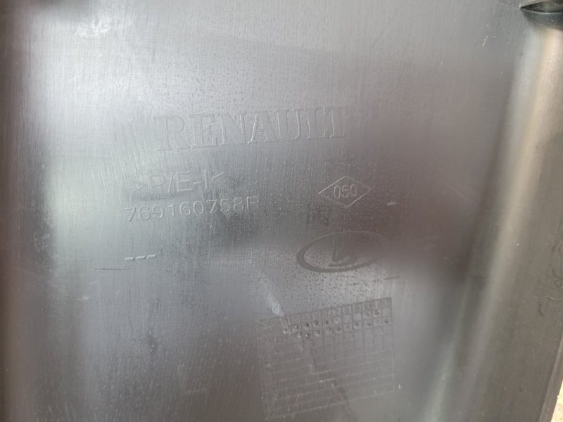 Обшивка средней стойки