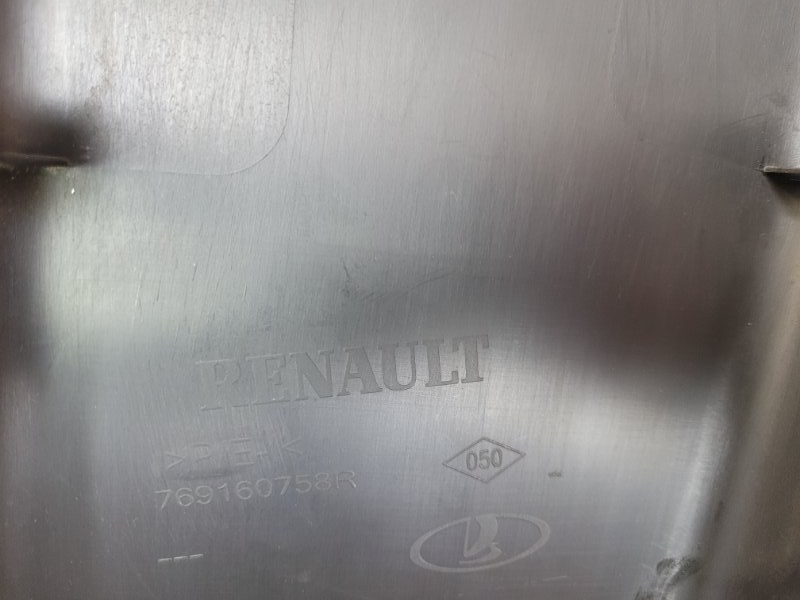 Обшивка средней стойки