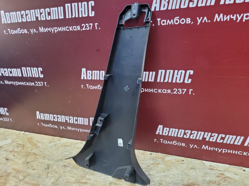 Обшивка средней стойки