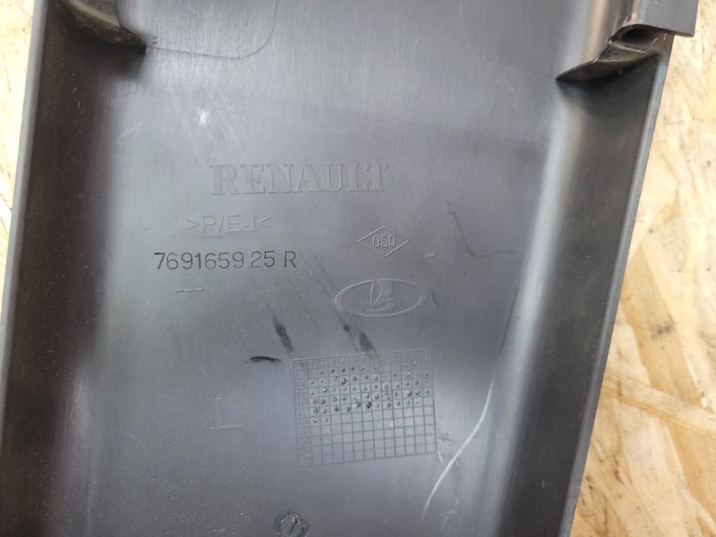 Обшивка средней стойки