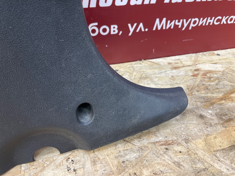 Обшивка средней стойки