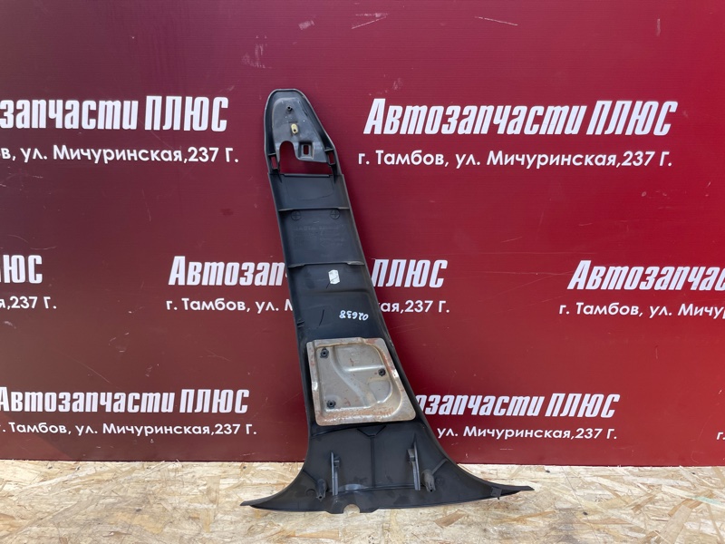 Обшивка средней стойки