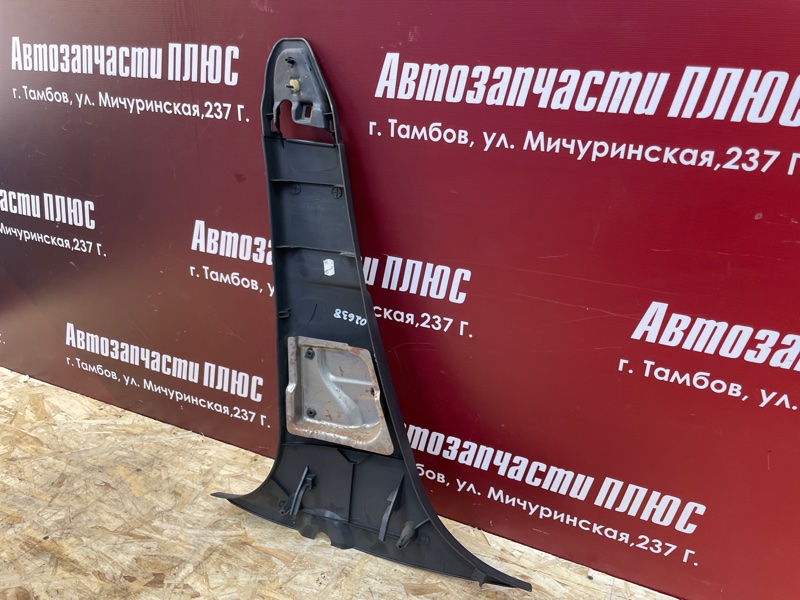 Обшивка средней стойки