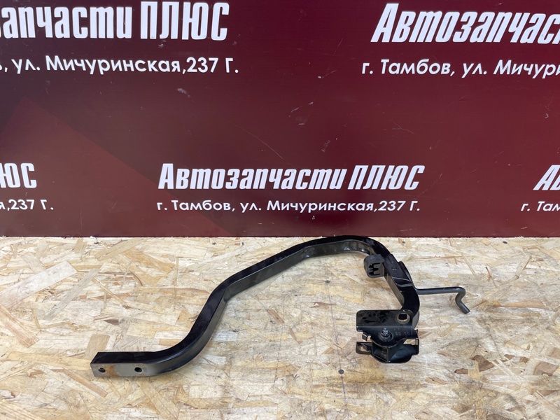 Петля багажника