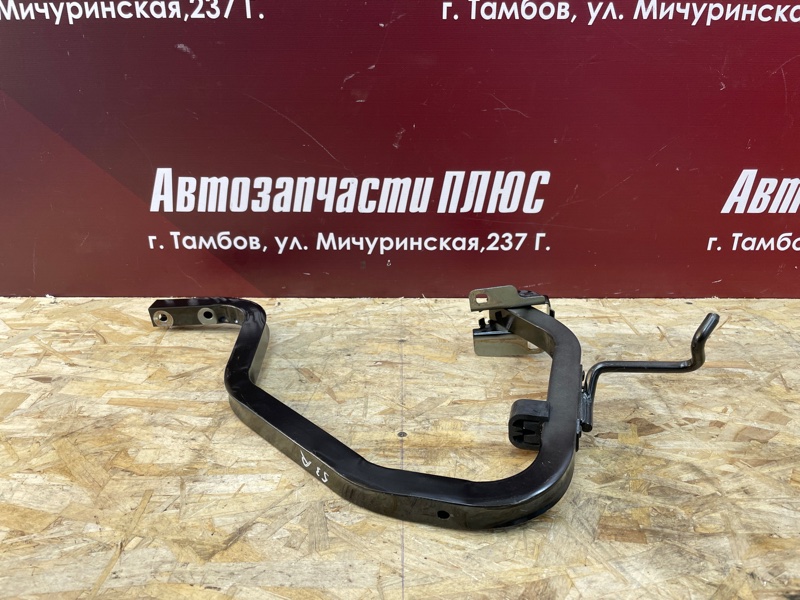 Петля багажника