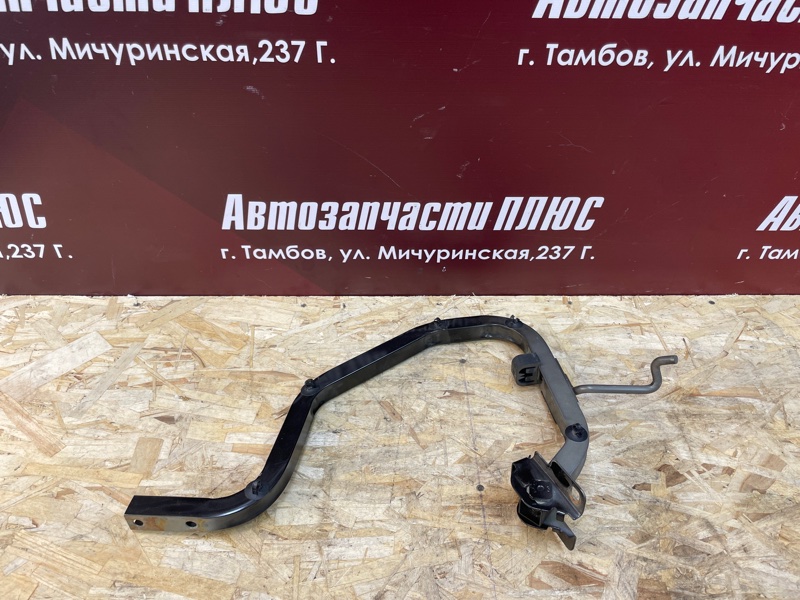 Петля багажника