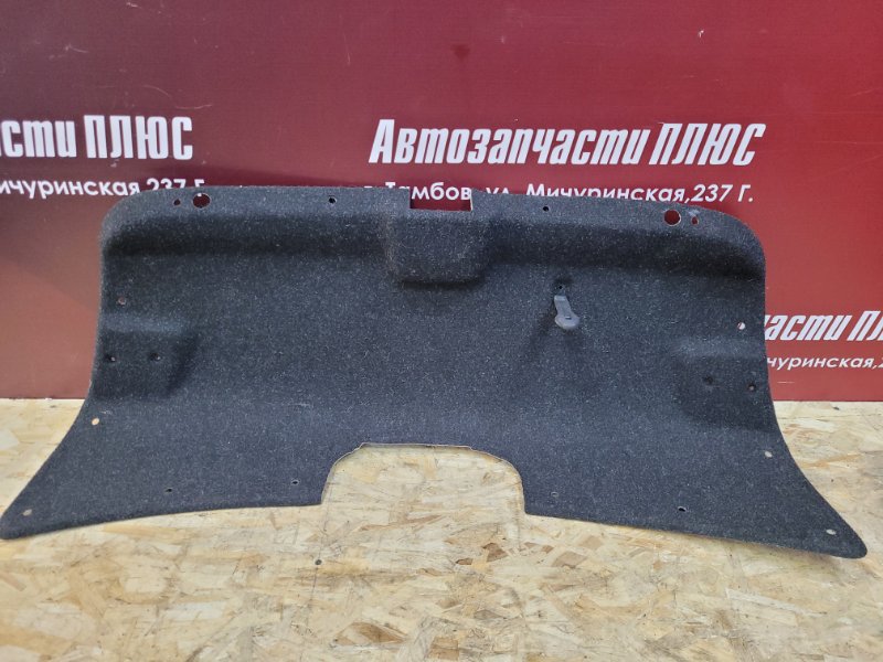 Обшивка двери багажника