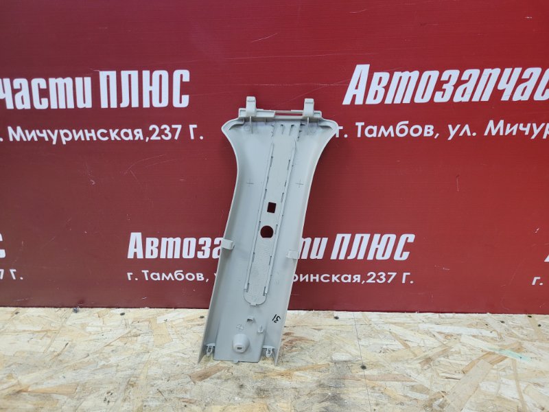 Обшивка средней стойки