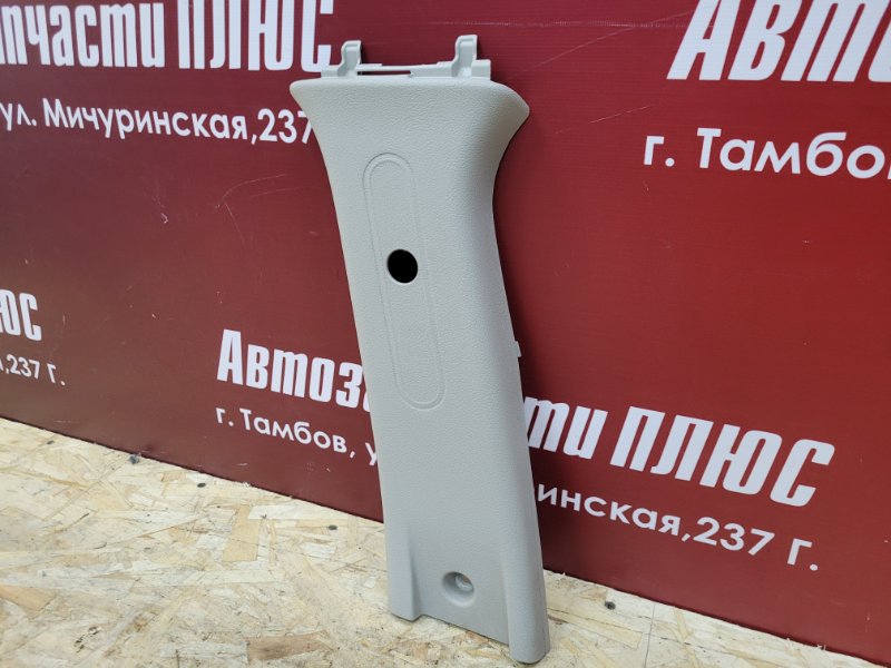 Обшивка средней стойки