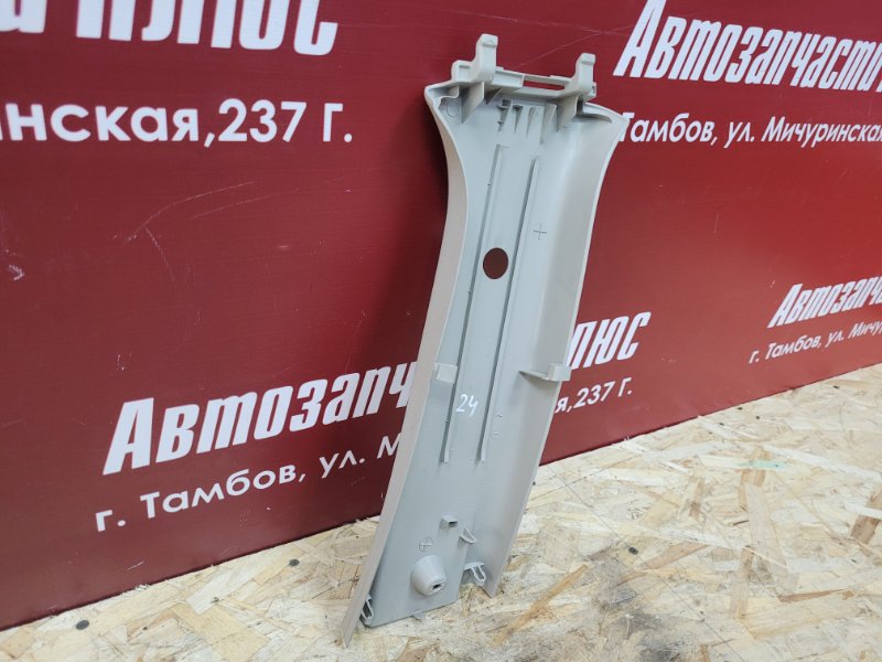 Обшивка средней стойки