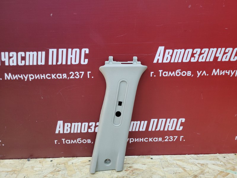 Обшивка средней стойки