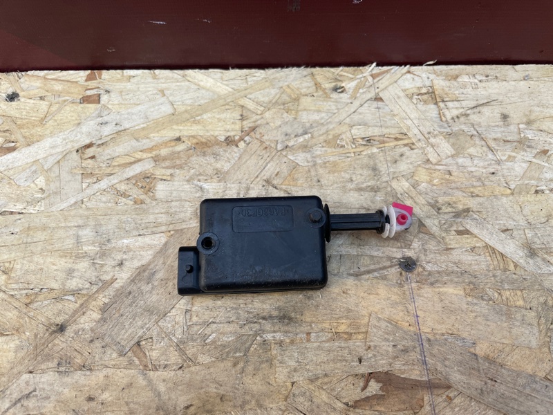 Привод замка багажника