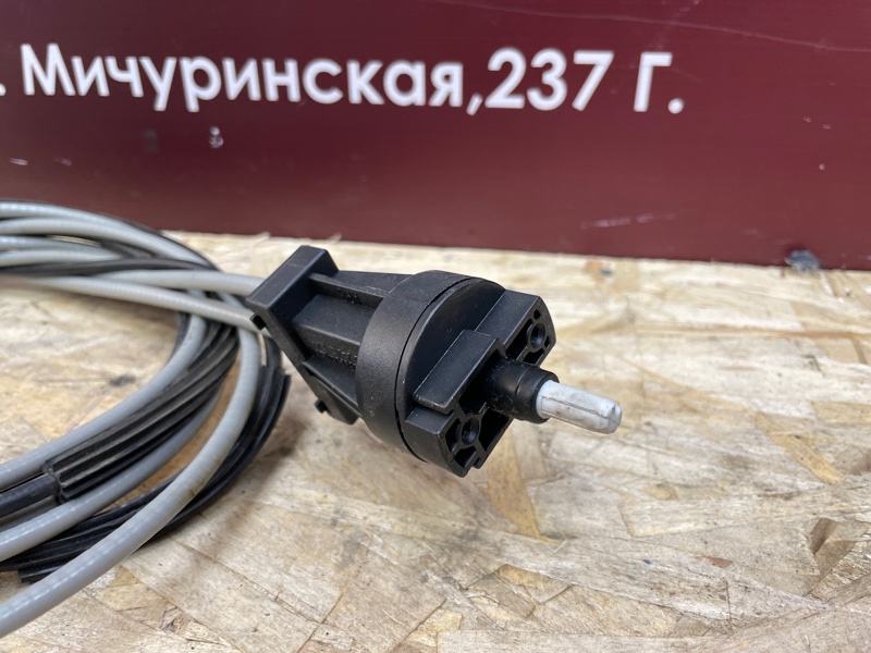 Трос замка капота