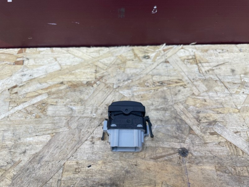 Кнопка обогрева сидений