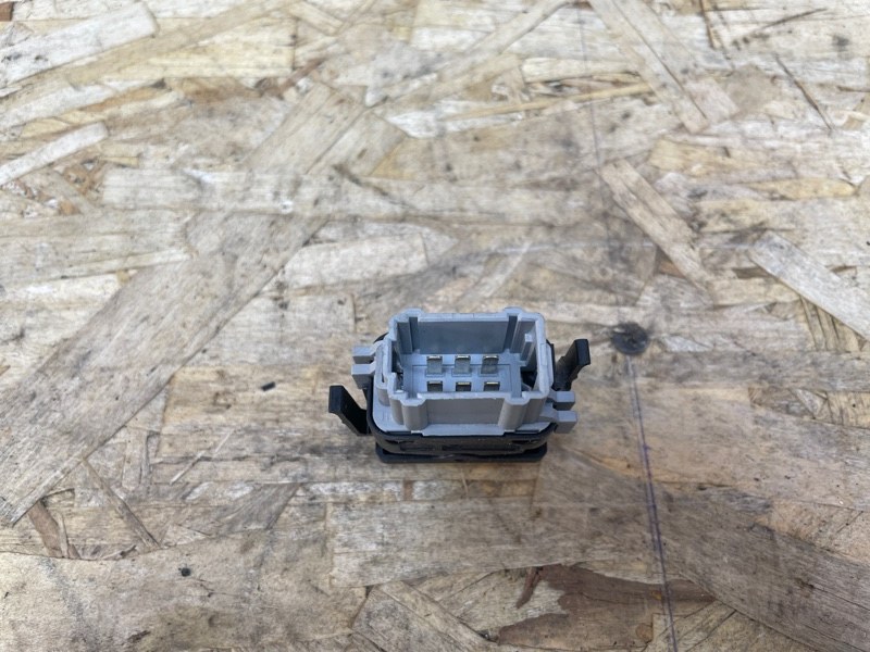 Кнопка обогрева сидений