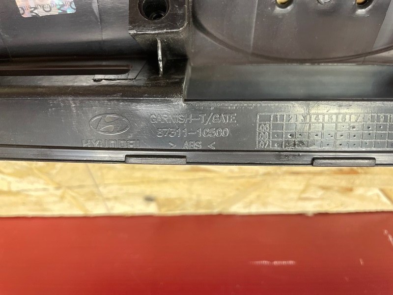 Накладка крышки багажника