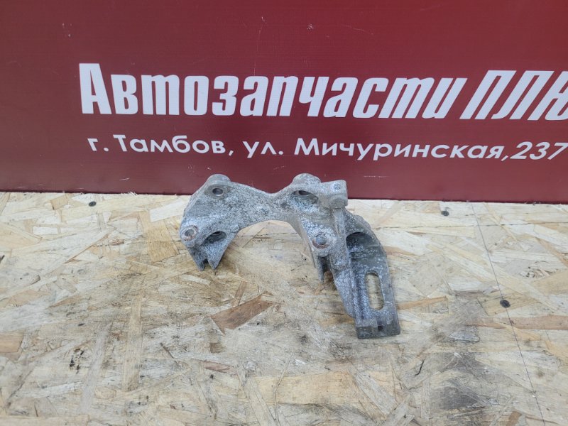 Кронштейн генератора