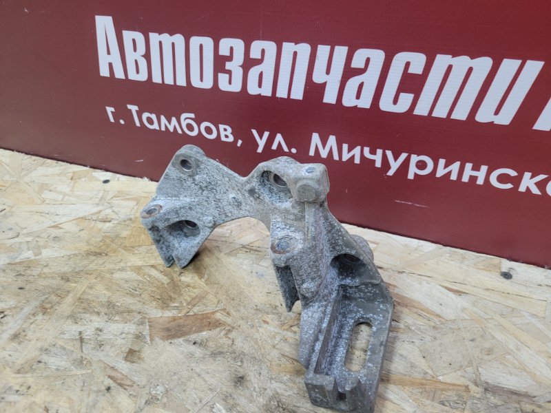 Кронштейн генератора