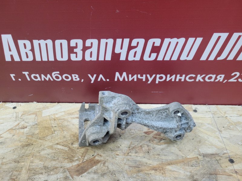 Кронштейн генератора