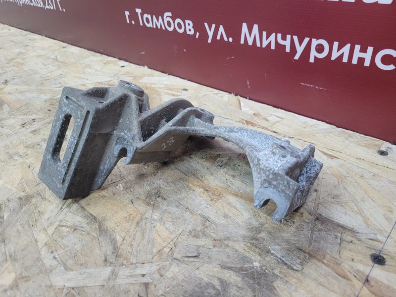 Кронштейн генератора