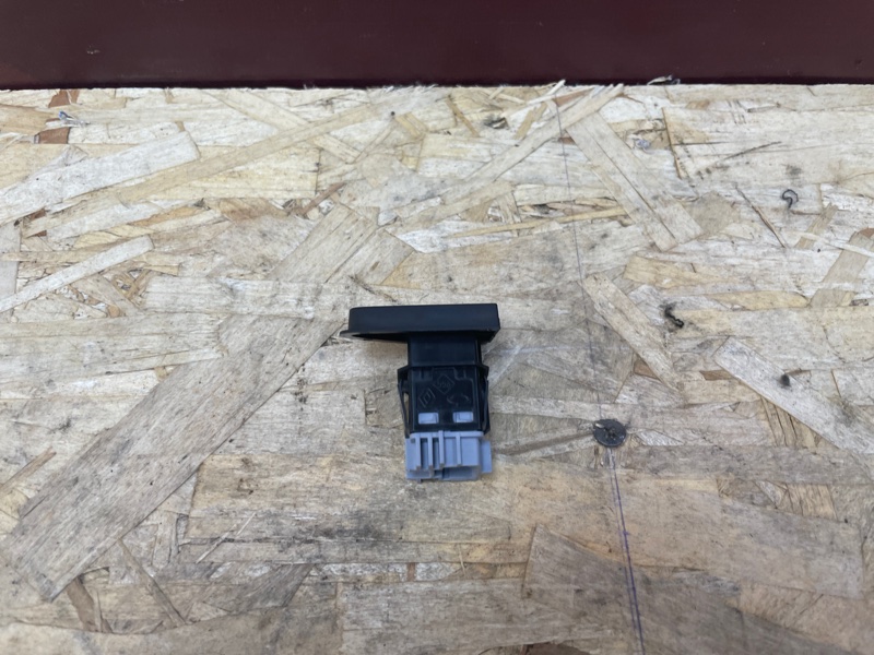 Кнопка центрального замка