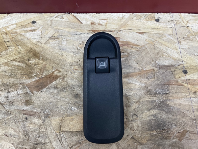 Кнопка стеклоподъемника