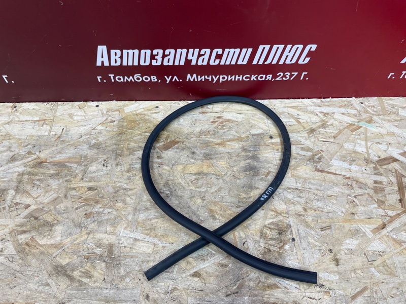 Уплотнительная резинка боковой двери